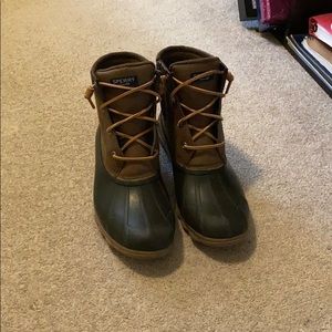 WORN ONCE SPERRY BOOTS